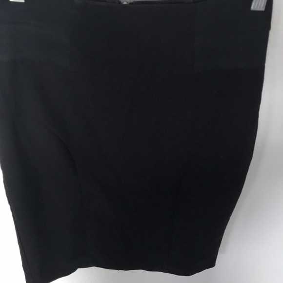 🖤CHARLOTTE RUSSE BLACK MID LENGTH SKIRT SIZE XS NWOT EXCELLENT CONDITION! - Picture 2 of 8